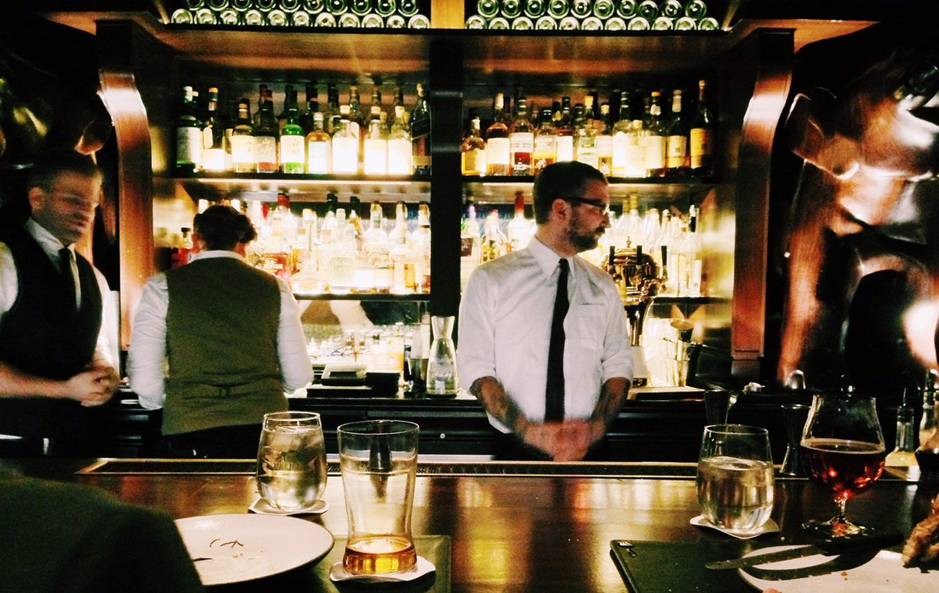 Is It Better to Be A Lead Bartender or a Bar Manager?